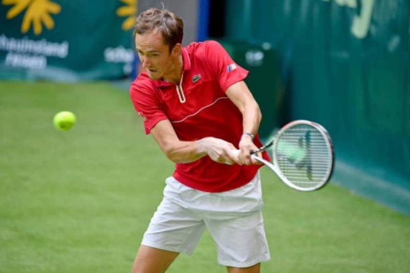 Top-seed Medvedev knocked out of Halle in first round