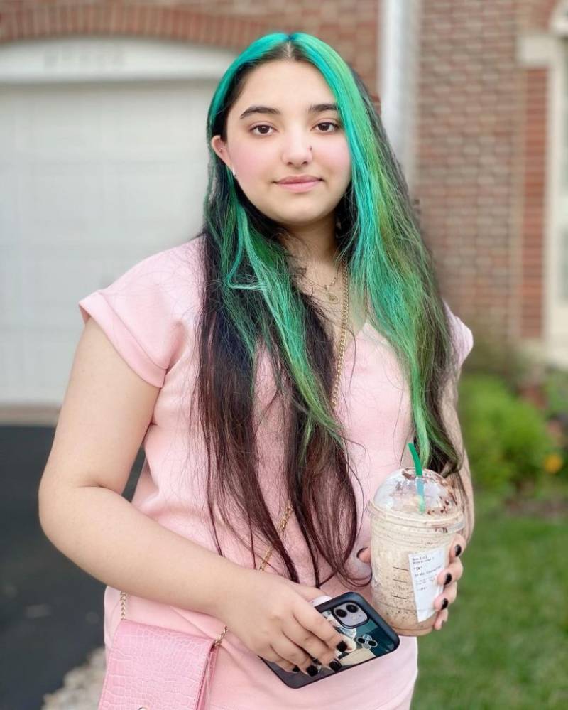 Actress Javeria Saud daughter’s GREEN hair provokes ‘gola ganda’ trolling