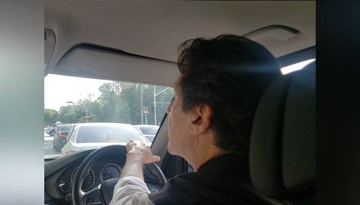 PM drives on roads of Islamabad without protocol