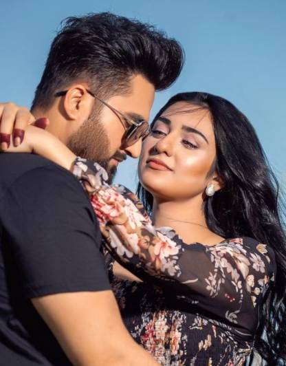 Sarah Khan, Falak Shabbir are bestowed with the title of ‘chichora couple’