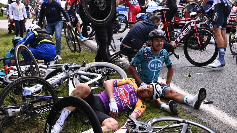 French police investigating Tour de France crash culprit