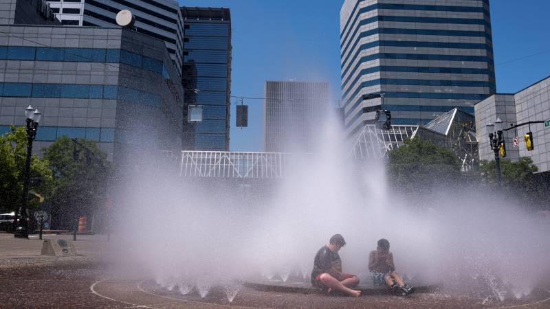 'Heat dome' in western US, Canada brings scorching temperatures