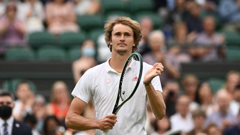 Zverev cruises into Wimbledon second round