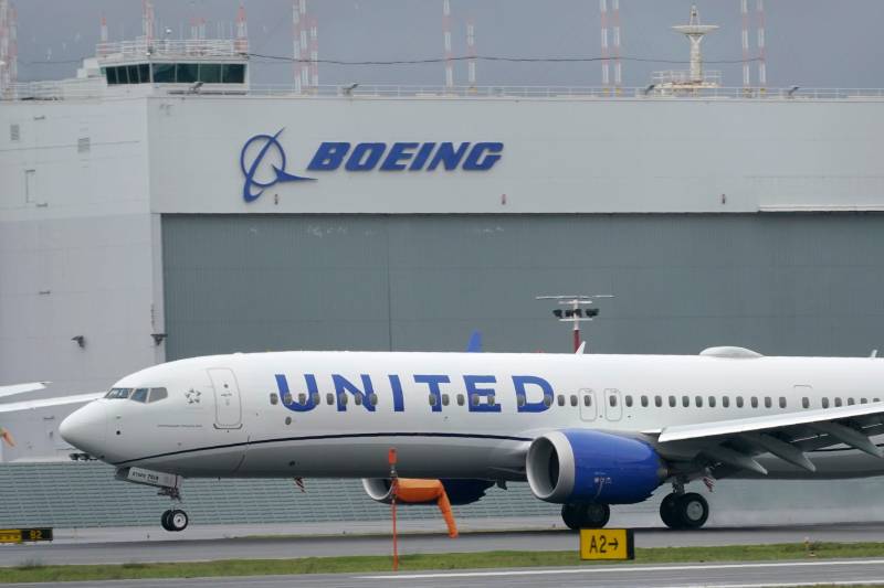 United Airlines unveils huge jet order in bet on travel recovery