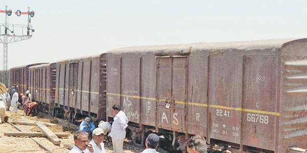 Freight train breaks down at Jahanian station