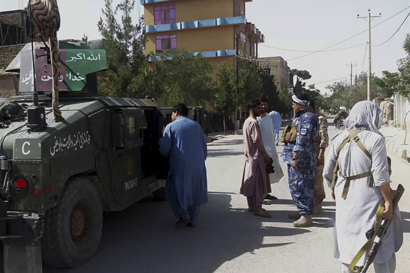 Afghan troops tell of carrying wounded to Tajikistan after commanders fled