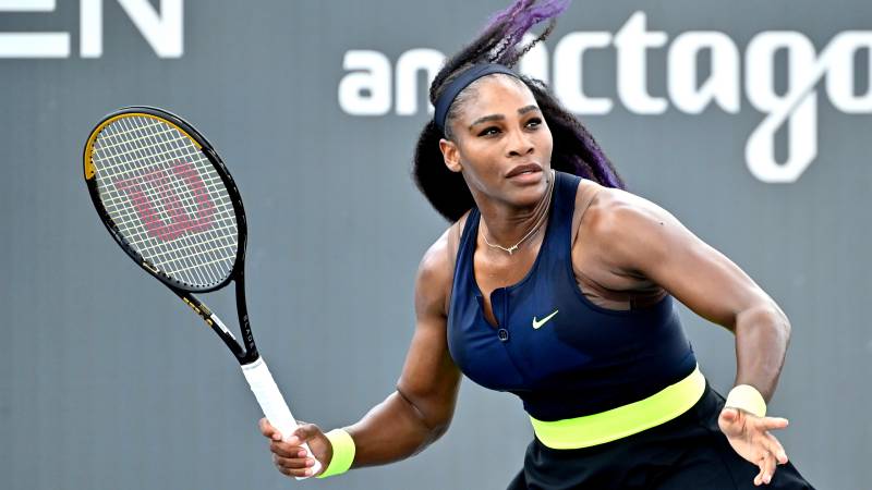 Williams crashes out of WTA top 10