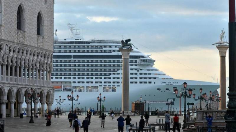 Big cruise ships banned from Venice centre from August: govt