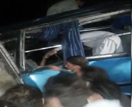 4 die as bus crushed under rock in Kohistan