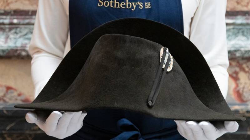 Napoleon hat could fetch up to 600,000 euros at auction