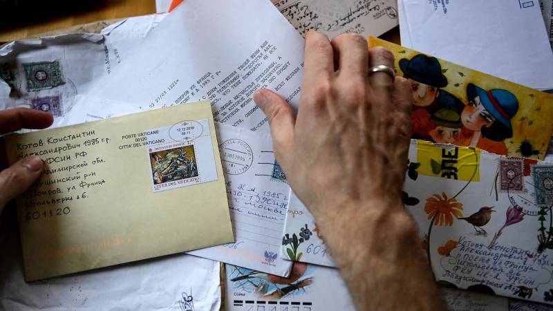 For Russian prisoners, letters provide rare 'moment of joy'