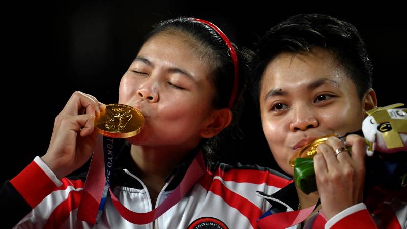 Indonesia break Chinese stranglehold in women's doubles badminton