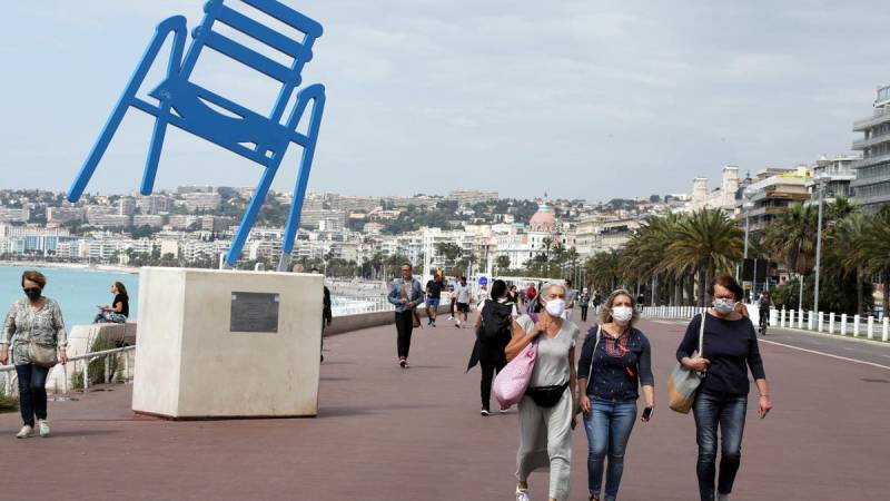 Masks return in French coastal resorts as new wave bites