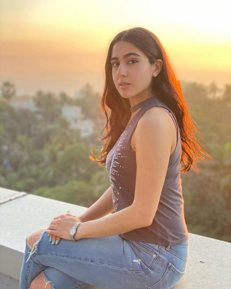 Sara Ali Khan turns tour guide with yet another funny video