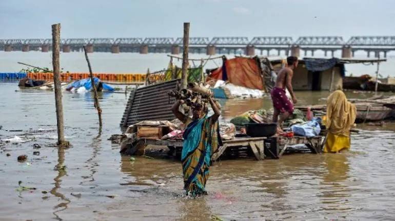 Thousands rescued as Ganges floods in India