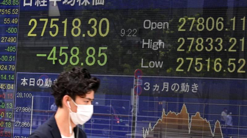 Asian stocks mixed as China recovery weakens