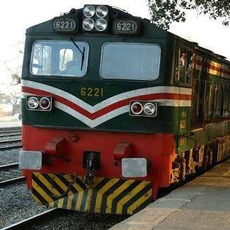 Train escapes disaster at Kotri