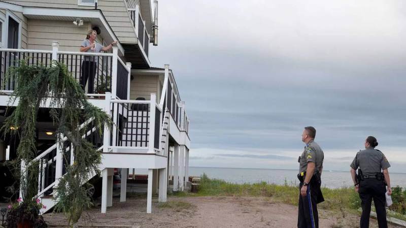 Tropical Storm Henri bears down on US east coast