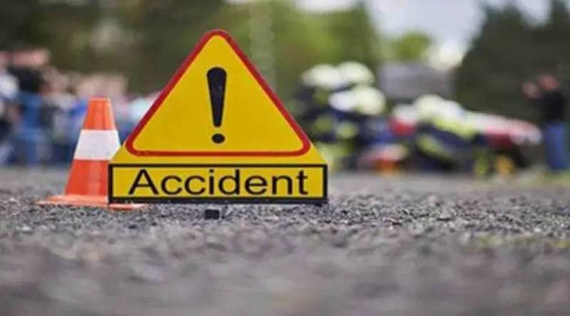 Two killed as car slams into tree in Shakargarh