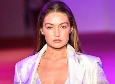 Model Gigi Hadid dominates New York fashion show