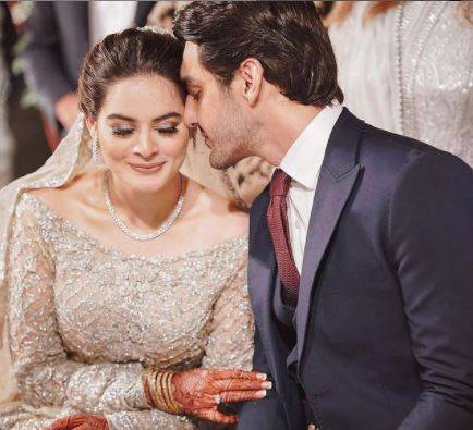 Minal Khan’s ‘real face’ after midnight revealed by husband Ahsan 