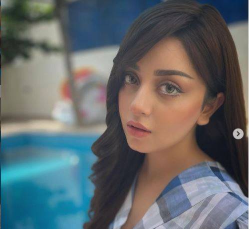 Alizeh Shah’s photo-shoot gives off school girl vibes