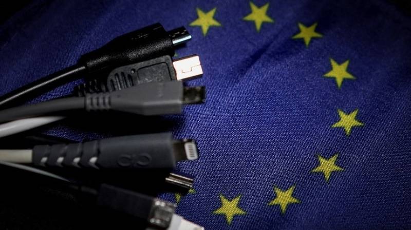 EU to impose universal phone charger, in blow to Apple