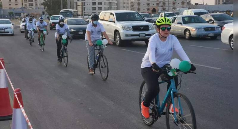 'It takes courage': Saudi Arabia's women cyclists break norms