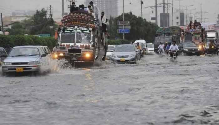 District administration, police mobilize to drain water in Nagan Chowrangi