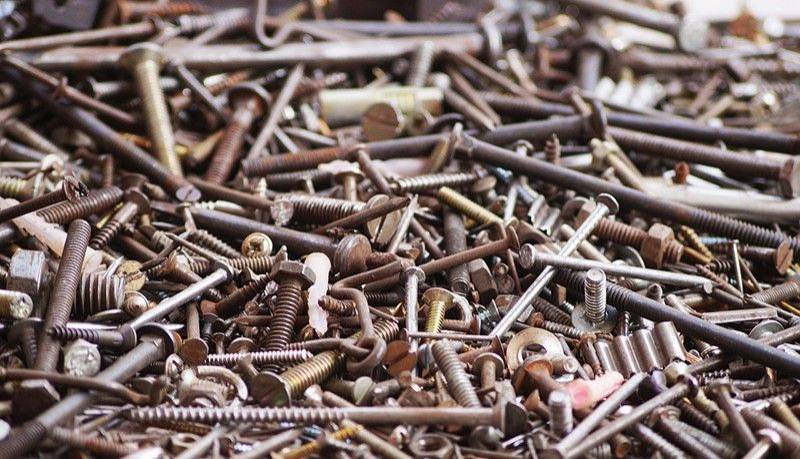 Doctors find kilo of screws and nails in man's stomach