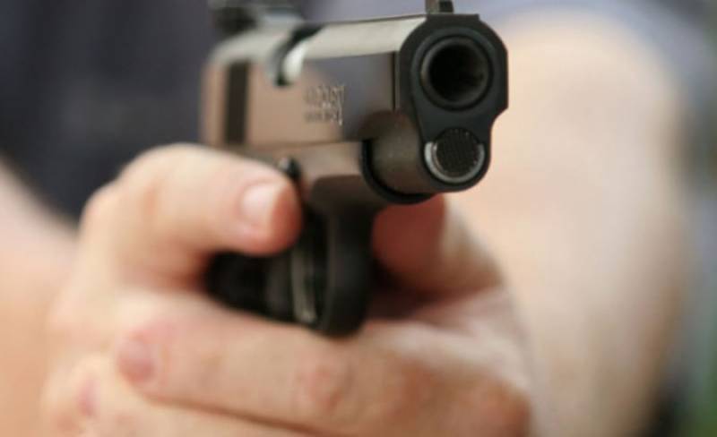 Police constable guns down two including ex-colleague in Karachi