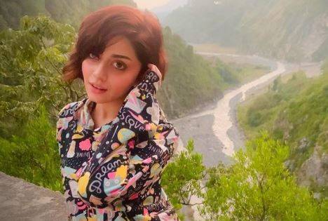 Alizeh Shah surrounded by mountains expresses distress over ‘missing someone’