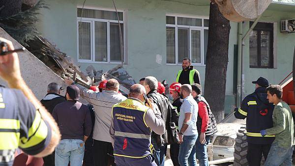 Up to 15 trapped under collapsed building in Georgia