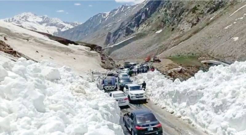 Stranded tourists at Babusar Top rescued 