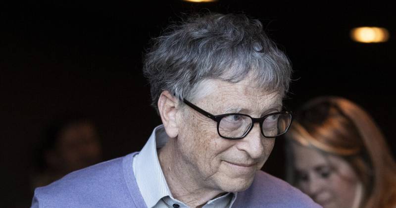 Bill Gates warned in 2008 over 'inappropriate emails' to female employee