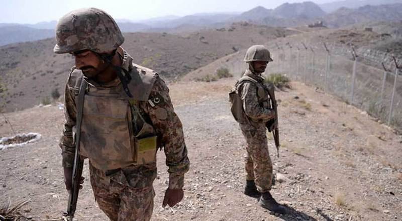 Soldier martyred in terrorist fire on security post in Kech