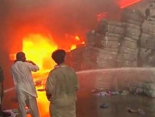 Fire guts godown of old clothes in Karachi