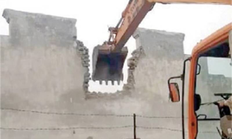 PTI Govt demolishes building of Maryam Aurangzeb’s cousin