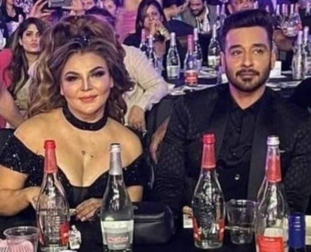 Netizens offer sympathy at Faysal Quraishi’s ‘trapped expression’ sitting next to Rakhi Sawant