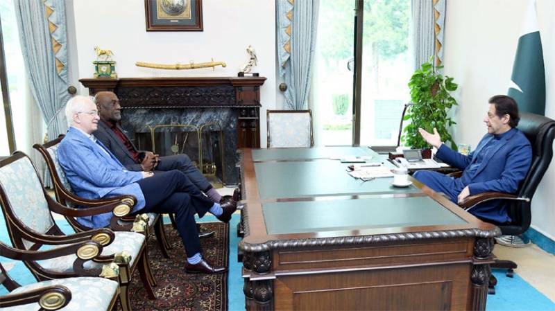 Sir Vivian Richards, David Gower call on PM Imran Khan 