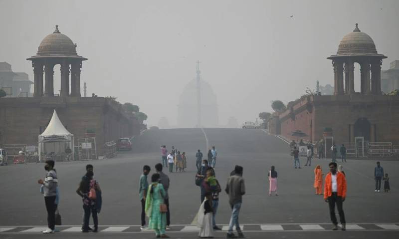 Toxic smog chokes Indian capital