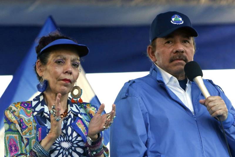 Nicaraguan president, wife banned from US