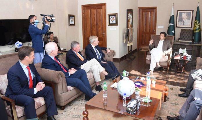 US Senators Angus King, Richard Burr, John Cornyn, Benjamin Sasse with Prime Minister Imran Khan. Photo: APP