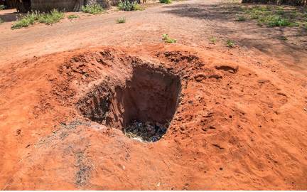 Mud debris fall on kids playing in pit, 6 died, 2 injured