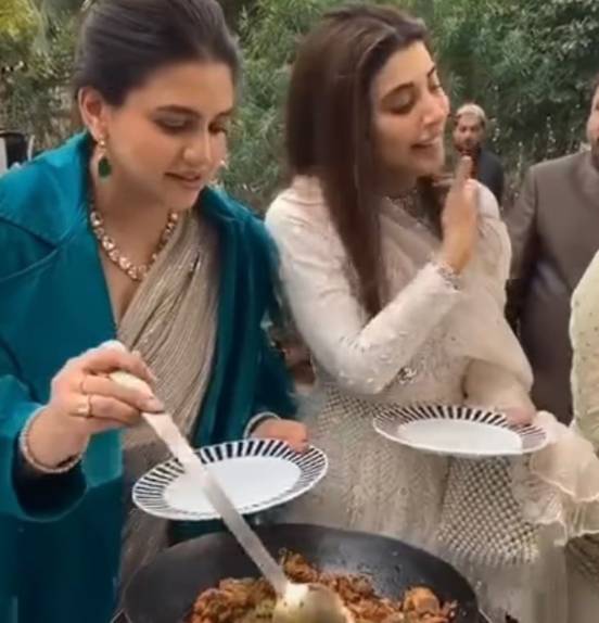 Zara & Urwa found ATTACKING FOOD during Saboor's Nikkah 