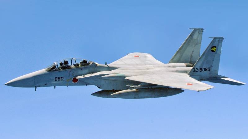 Search after Japan F15 jet disappears from radar