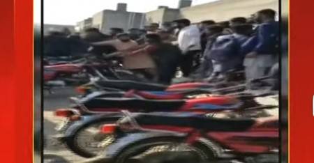 Rival university students clash in Okara