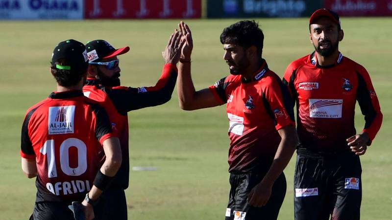 Zaman powers Qalandars to victory