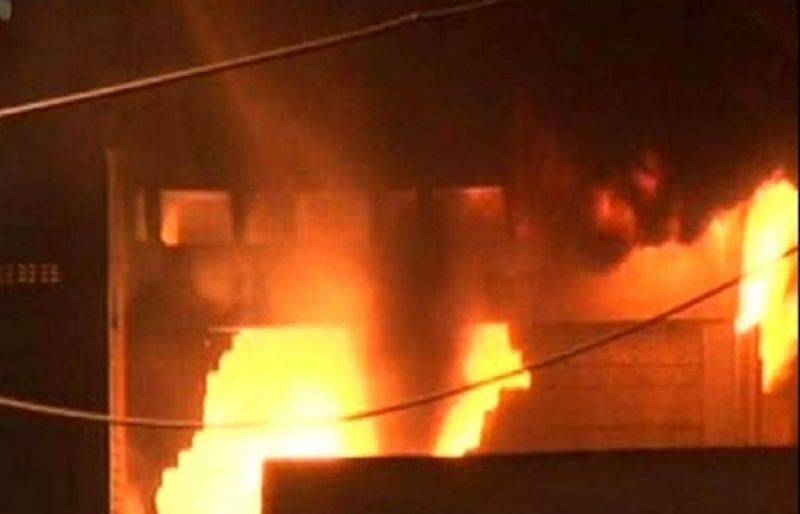 Fire breaks out in Karachi towel factory