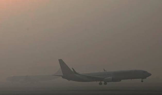 Fog hampers flight schedule 